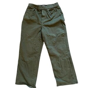 Women’s Green Capris
